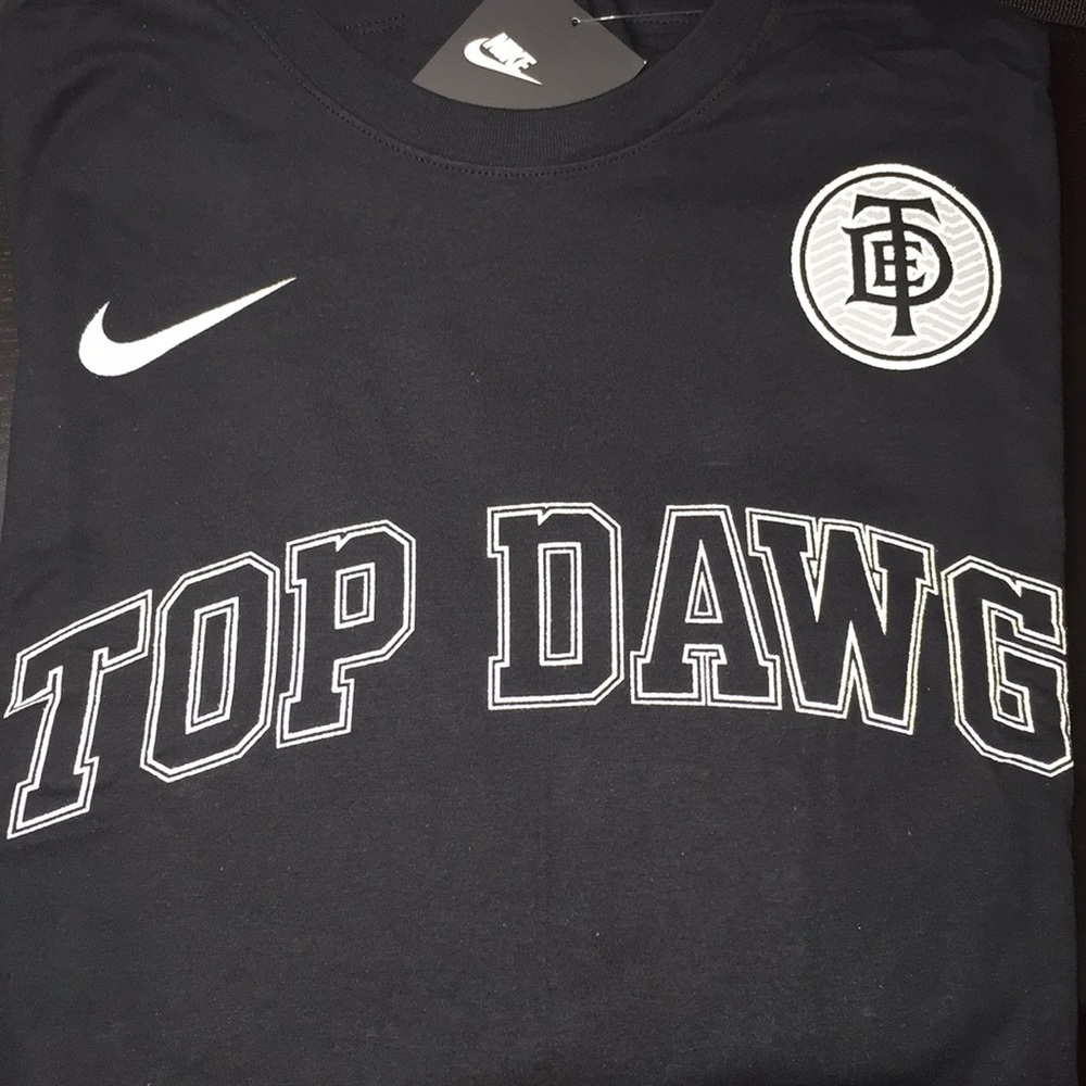 NIKE x TDE x KENDRICK LAMAR x DAMN L/S T-SHIRT - Picture 2 of 6